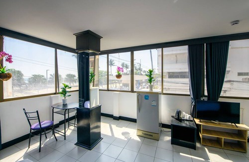 South Pattaya House | Happy Jomtien - Direct Beach Access, Sea View & Central Location