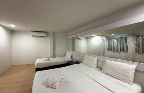 Nonthaburi Hotel | Bed by Cruise at Samakkhi-Tivanont