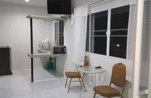 Khuekkhak Hotel | Takorn Garden Home
