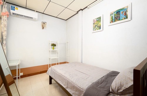 Talat Nuea Hostel | Lotus House Phuket