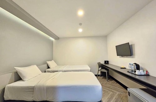 Khlong San Hotel | 14 Sathorn hotel