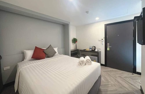 Khlong San Hotel | 14 Sathorn hotel