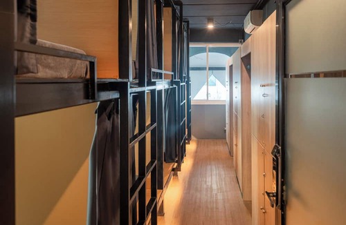 Talat Yai Hostel | Black Panther Hostel