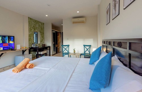 Kamala Hotel | Club 22 Kamala Suites