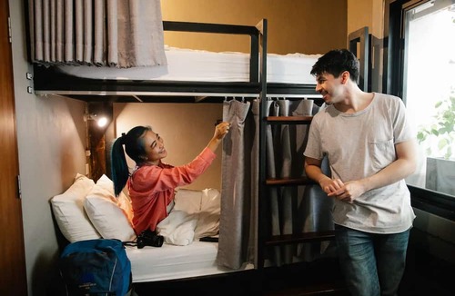 South Pattaya Hostel | Jomtien Beach Hostel - Soi 7 Prime Spot - 200m to Beach next to Food Market