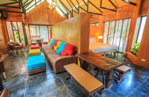 On Tai Hotel | Baanpong Lodge