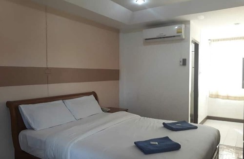 Wua Lai Hotel | Wiriya House