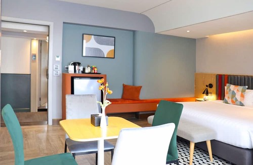 Phra Khanong Hotel | The Quarter Onnut by UHG