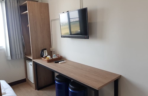 Khlong Sam Prawet Hostel | Sleep To Fly Hotel & Hostel