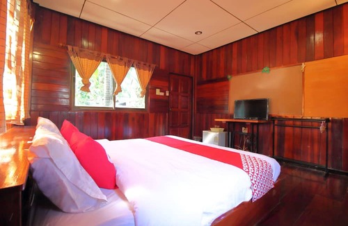 Kamphaeng Saen Hotel | OYO 476 Ban Rimnam Resort