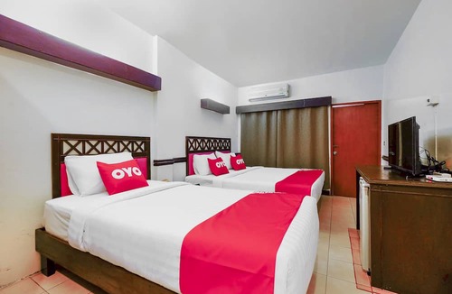 Na Thon Hotel | OYO 629 Chaytalay Palace Hotel