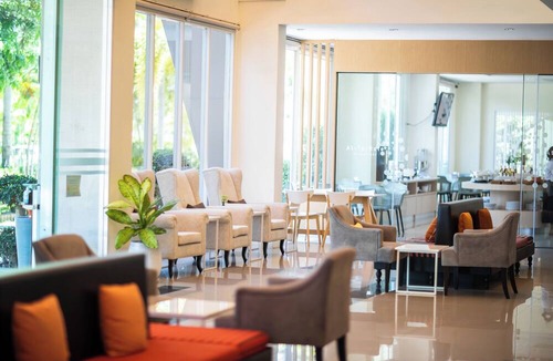 Noen Phra Hotel | Phavina Grand Boutique