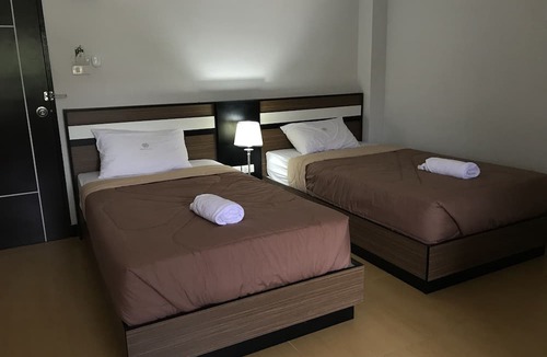 Chom Thong Hotel | Smile Place