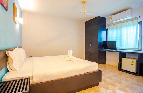 Si Sunthon Hotel | Tyler Banpon