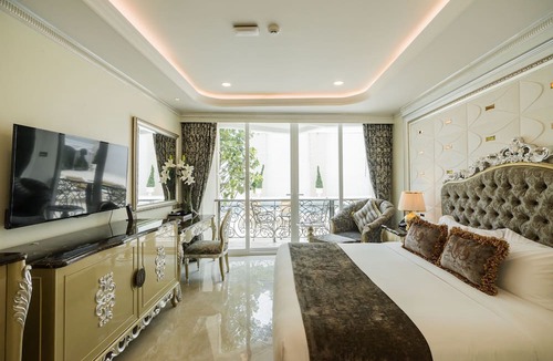 North Pattaya Hotel | LK Emerald Beach