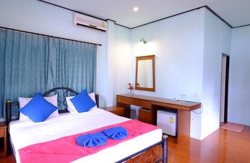 Mae Nam Hotel | Lolita Bungalow