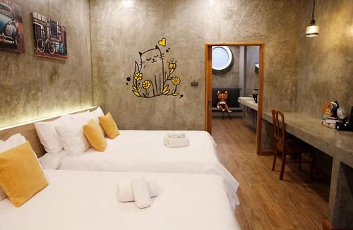 Chang Phueak Hotel | Yellow Pillow Village