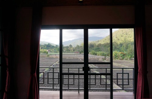 Fang Hotel | Gumbie House