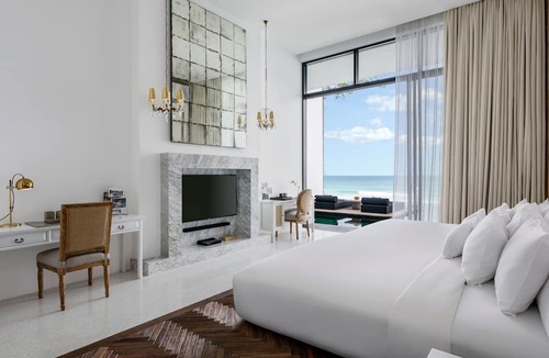 Chaweng City Center Hotel | The Secret Pool Villas By The Library