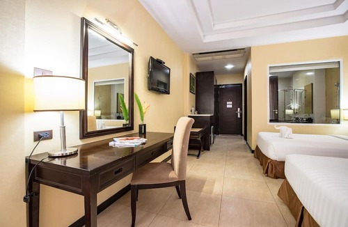Nong Ya Plong Hotel | Leaves Valley Resort