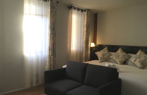 Huay Kaew Hotel | Hotel Noir