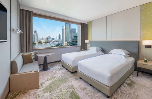 Khlong Ton Sai Hotel | Millennium Hilton Bangkok