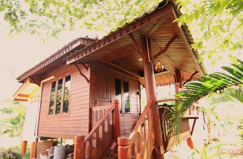 Chakphong Hotel | Ton-Aor on the beach resort & restaurant