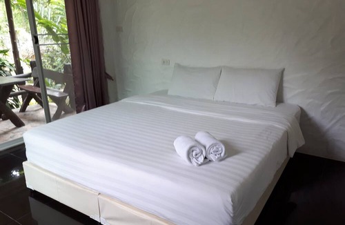 Suan Phueng Hotel | Pribpandao Home & Camping