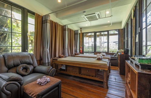 Ban Bo Han Hotel | Naiyang Park Resort