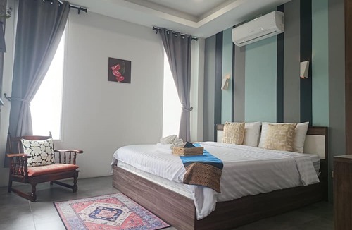 Chiang Mai Villa | Villa Rajapruek Entire 3 Villas For A Group/Karaoke room/Daily Maid/Butler Near City Center