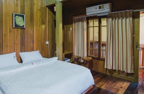 Mueang Kao House | The History Cafe' & Guesthouse