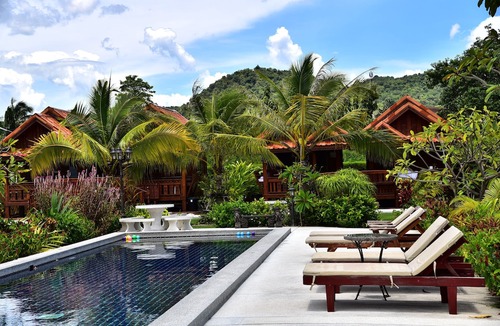 Wang Pong Hotel | Thai House Resort