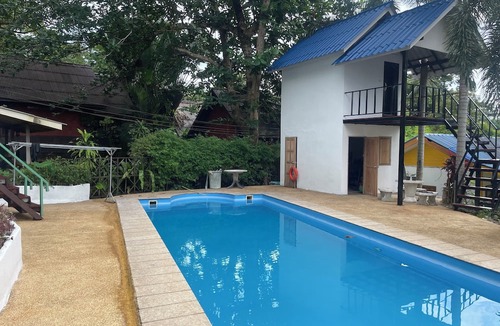 Bai Lan Hotel | Lonely Beach Pool Resort
