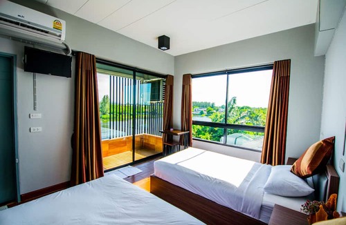 Racha Thewa Hotel | Na Siri Lakeview
