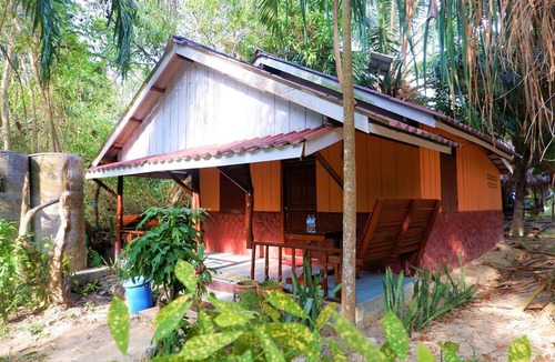 Ranong Hotel | Goldkey Bungalow