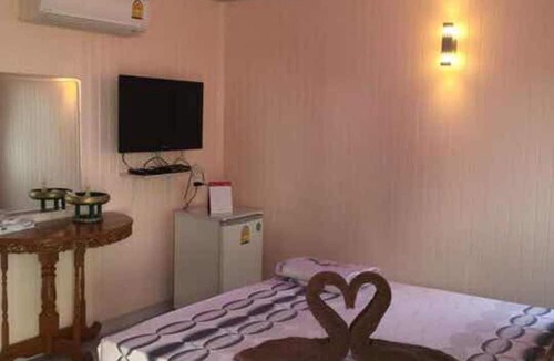 Phatthana Nikhom Hotel | Mourakot Resort