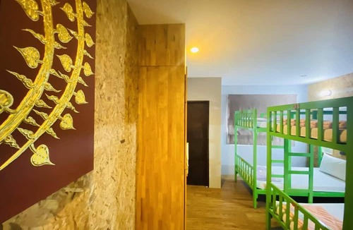 Patong Hostel | Frutta Hostel