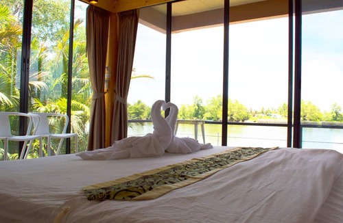 Samut Songkhram Hotel | The Grace Amphawa Resort