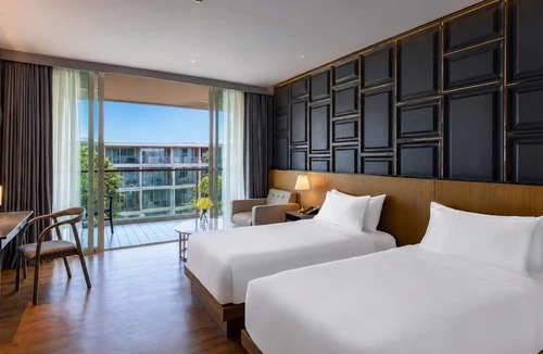 Nai Harn Hotel | Wyndham Grand Nai Harn Beach Phuket