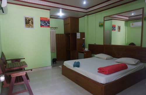 Yan Yao Hotel | Thumneab Guesthouse
