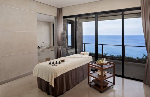Kamala Resort | Paresa Resort Phuket