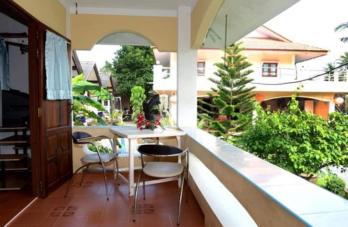 Bang Po Hotel | New Sunrise Village Maenam Beach