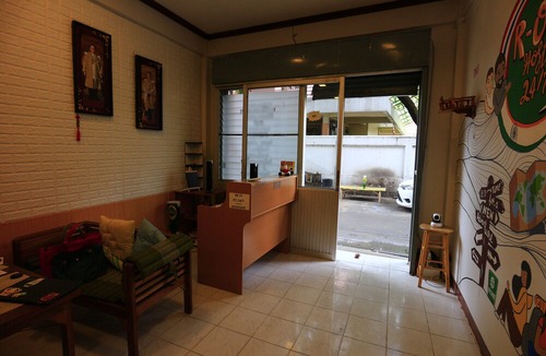 Wisutkasat Hostel | R-One 24-7 Hostel
