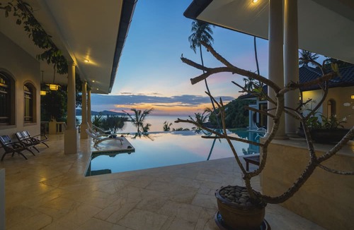 Wichit Villa | Luxury Beach Front Noble House Villa