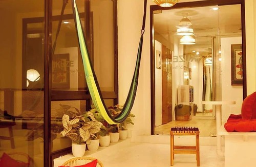 Phaya Thai Hotel | Blu Cabin Ari Stylish Gay Poshtel