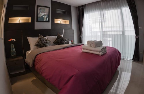 Ratchadaphisek Hotel | Step One at Bangkok