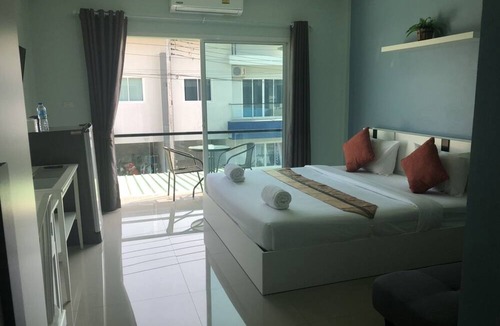 Bang Tao House | Khao Oat Airport