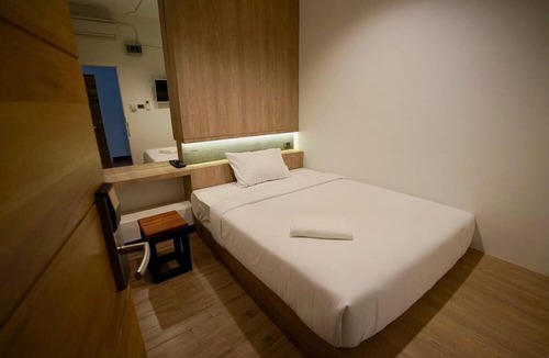 Samsen Nai Hostel | T Hostel at Victory Monument