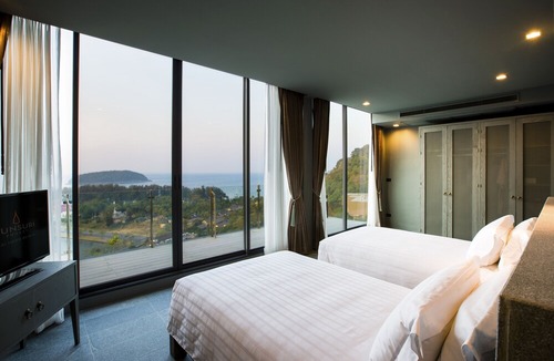 Nai Harn Hotel | Sunsuri Villas