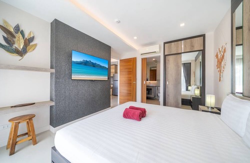 Rawai Apartment | Tropical Poo View 1 BR Apt Babylon M206